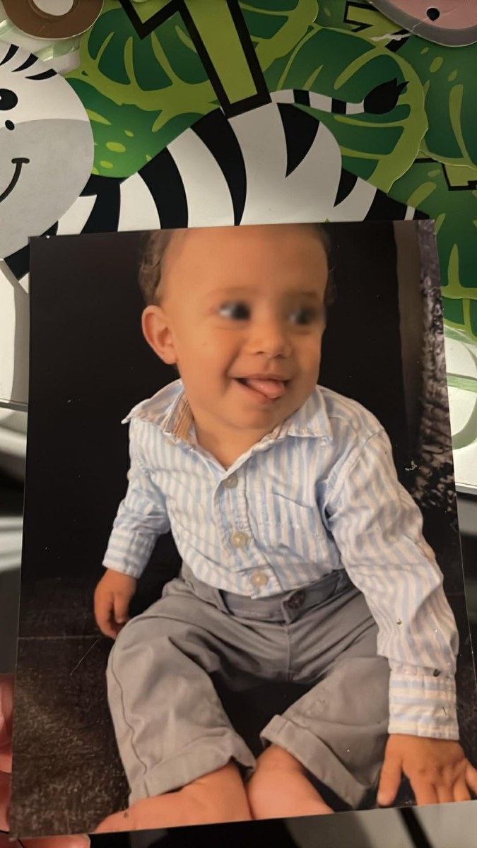 Zayden un an chemise rayée